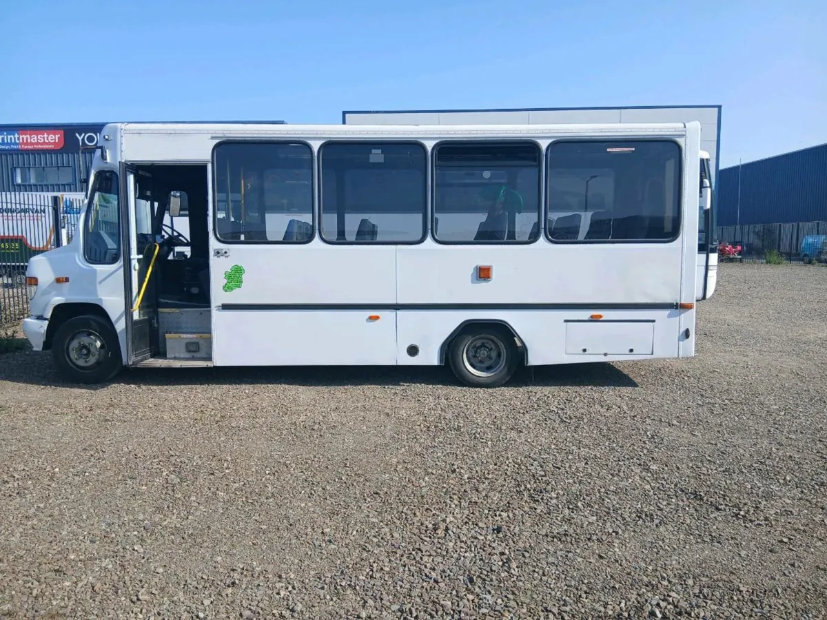06 mercedes vario 814 - Image 1