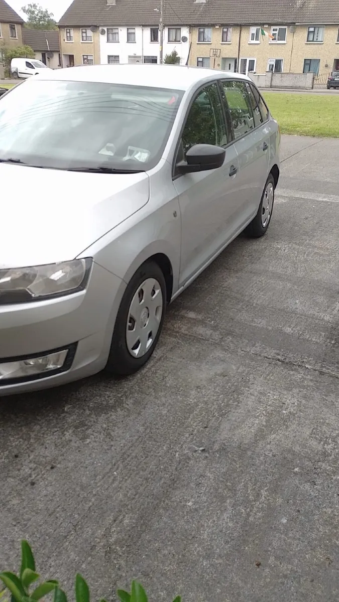 Skoda Rapid 2014 - Image 3