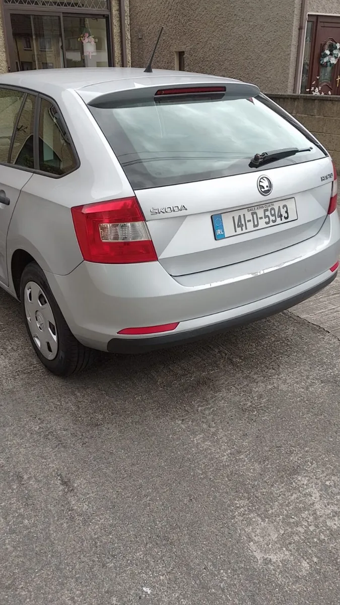 Skoda Rapid 2014 - Image 4