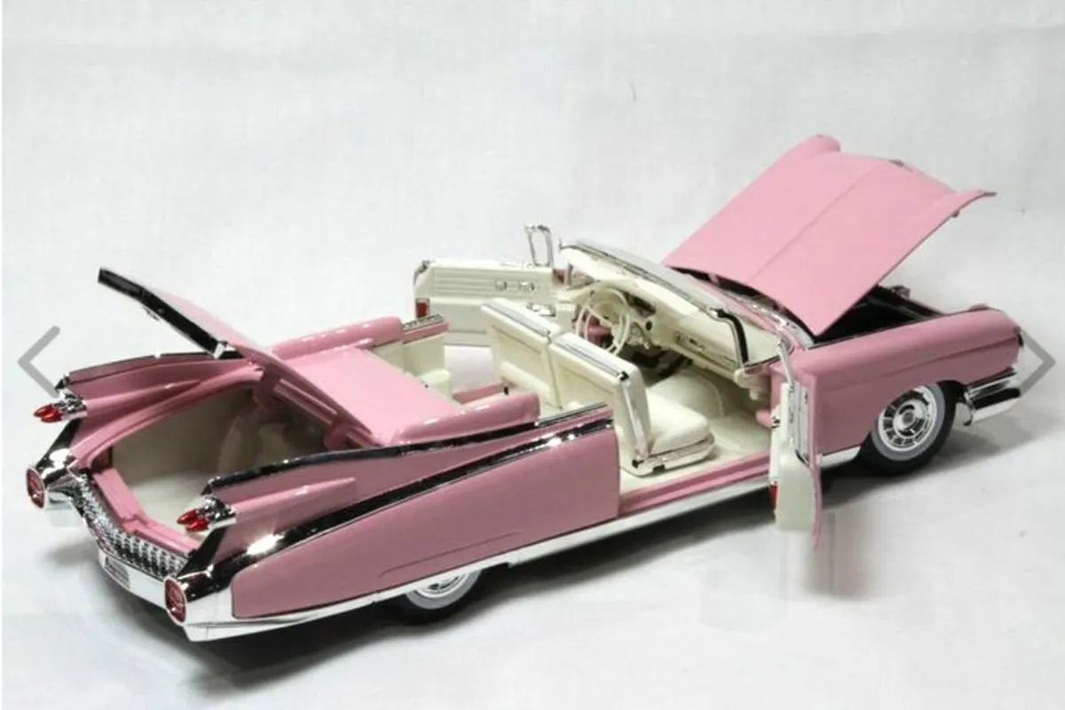 1/18 scale, Loved By Elvis - Image 1
