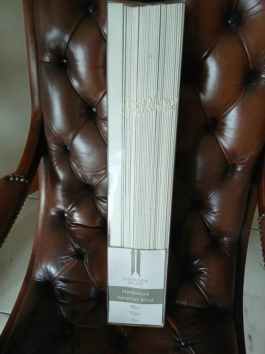 Venetian hardwood blind brand new in box - Image 1