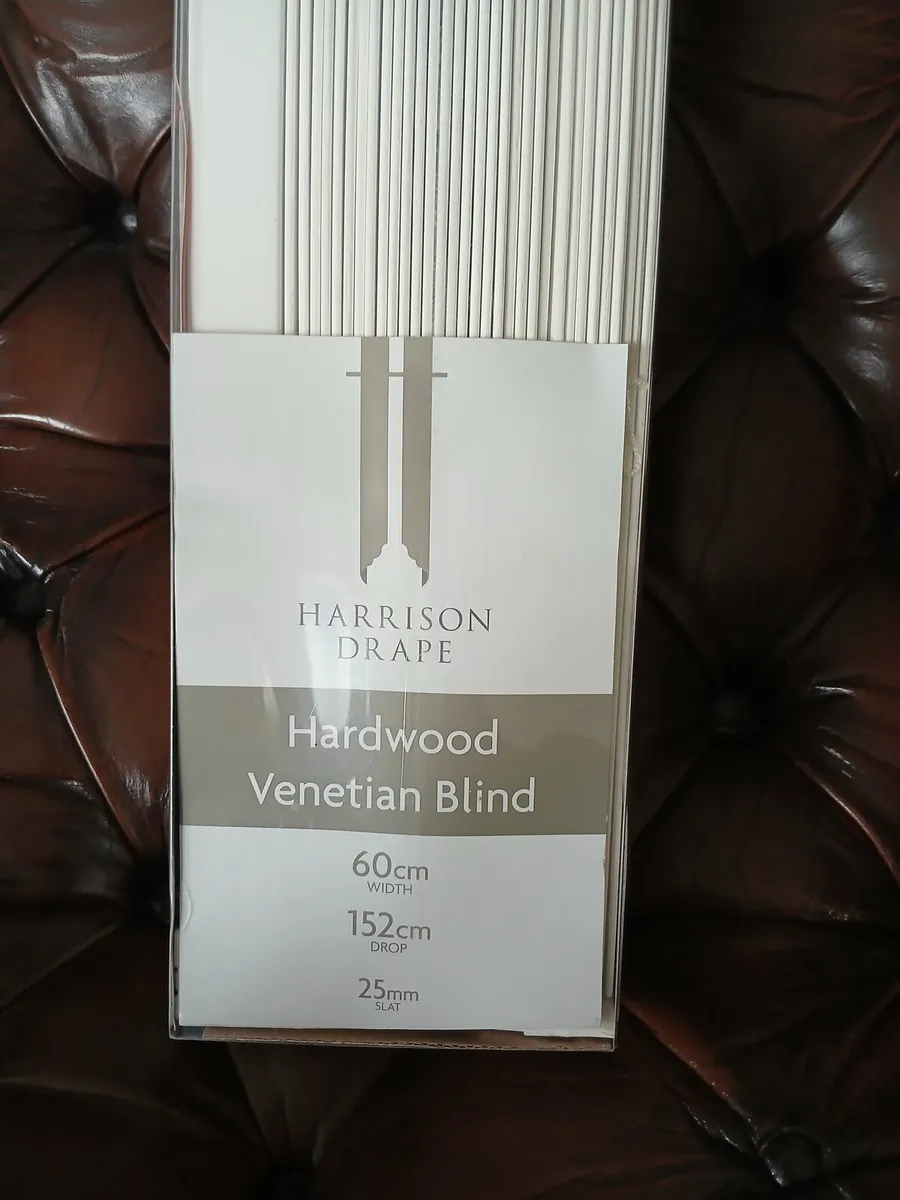 Venetian hardwood blind brand new in box - Image 2