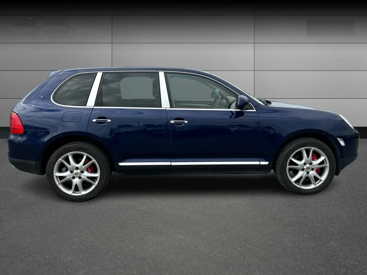 Porsche Cayenne S 4.5 V8 Crew Cab €333 Road Tax - Image 2