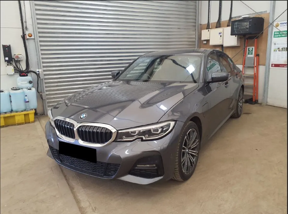 BMW 3 SERIES 330e M SPORT AUTO // TECH PACK - Image 1
