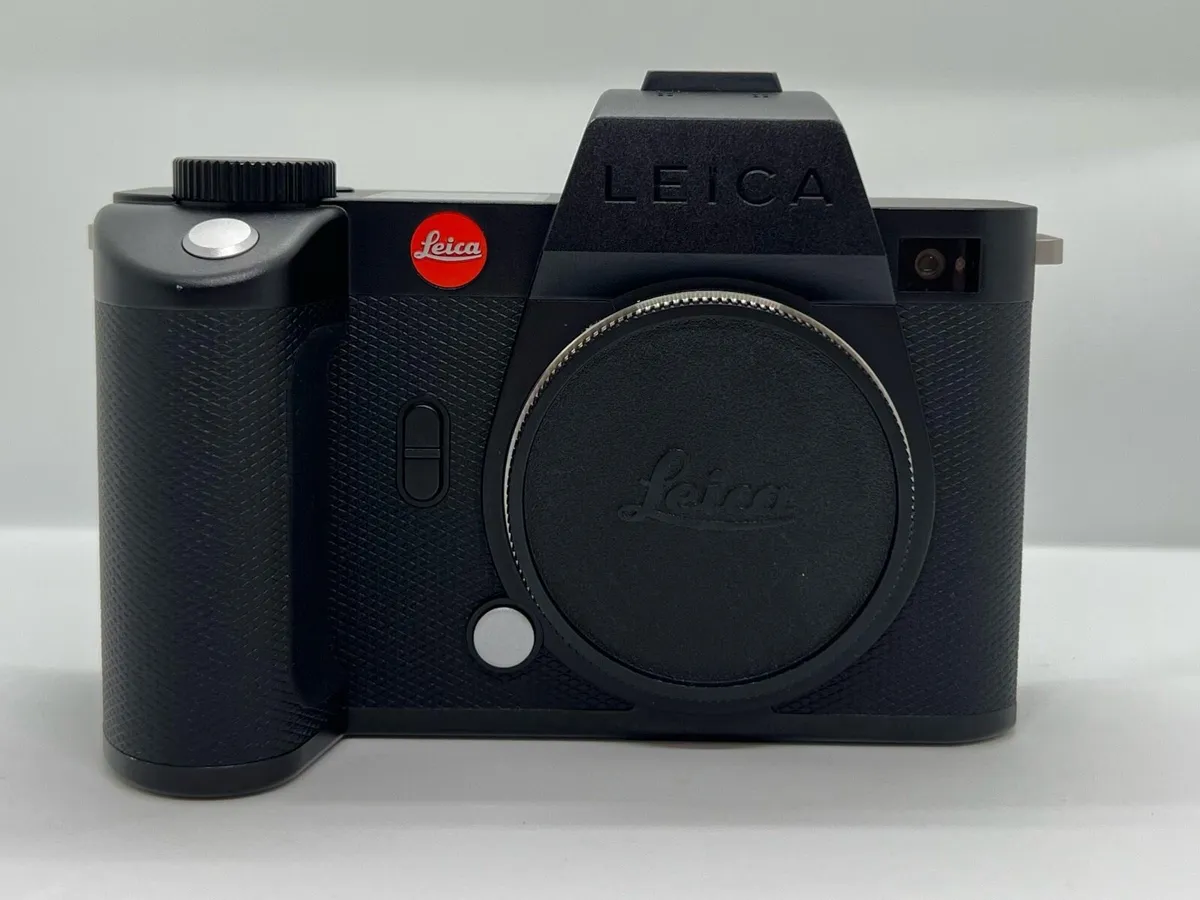 Leica SL2-S + 24-70 f/2.8 Lens + M Adapter - Image 2