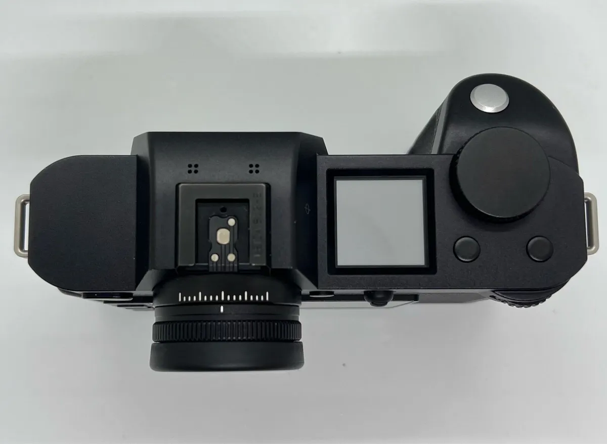 Leica SL2-S + 24-70 f/2.8 Lens + M Adapter - Image 3