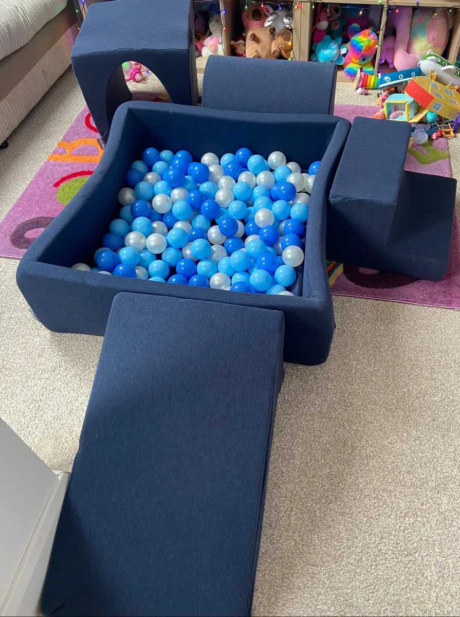 Ball pit - Image 1