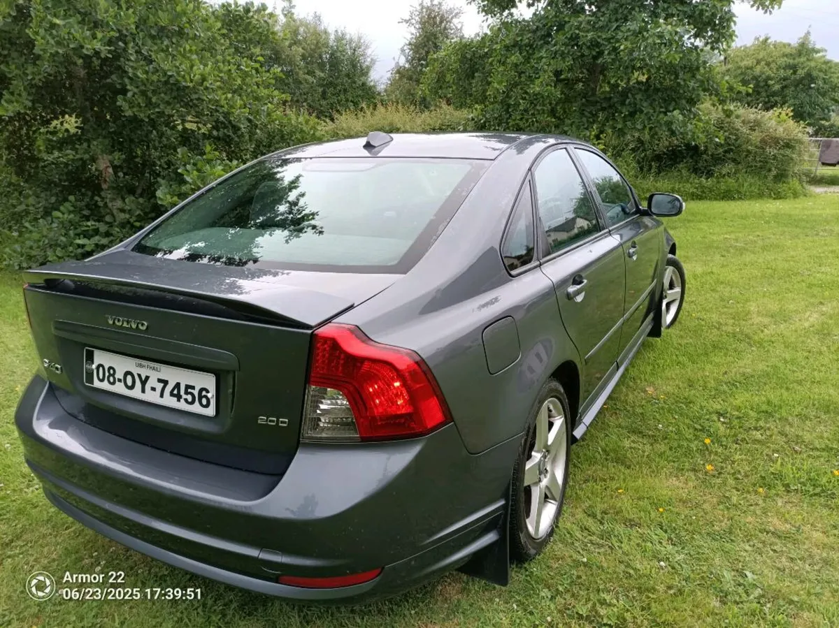 S40 Volvo - Image 4