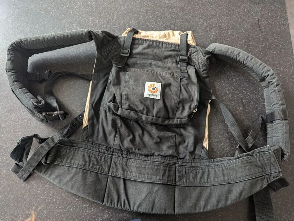 Ergo baby carrier with newborn insert - Image 1