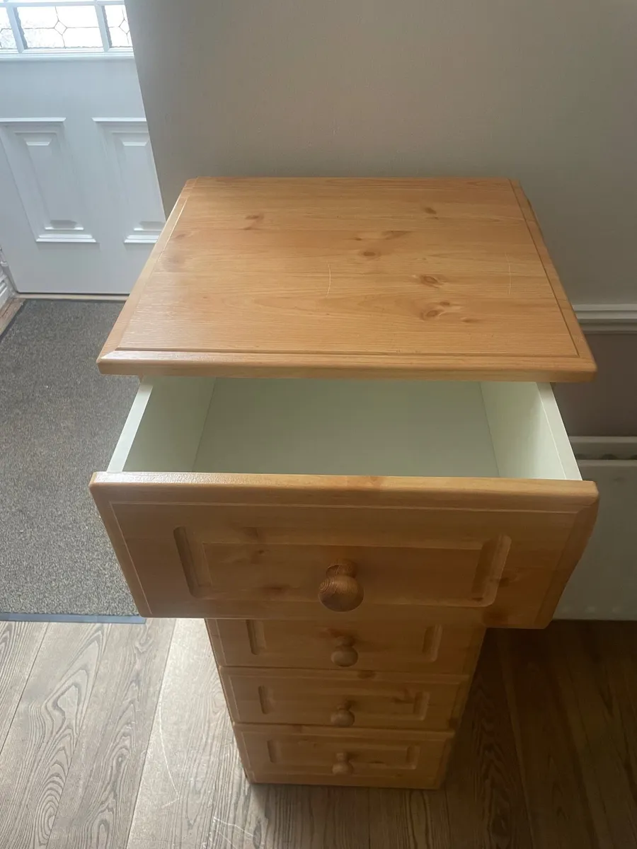 Chest of drawers - Image 1