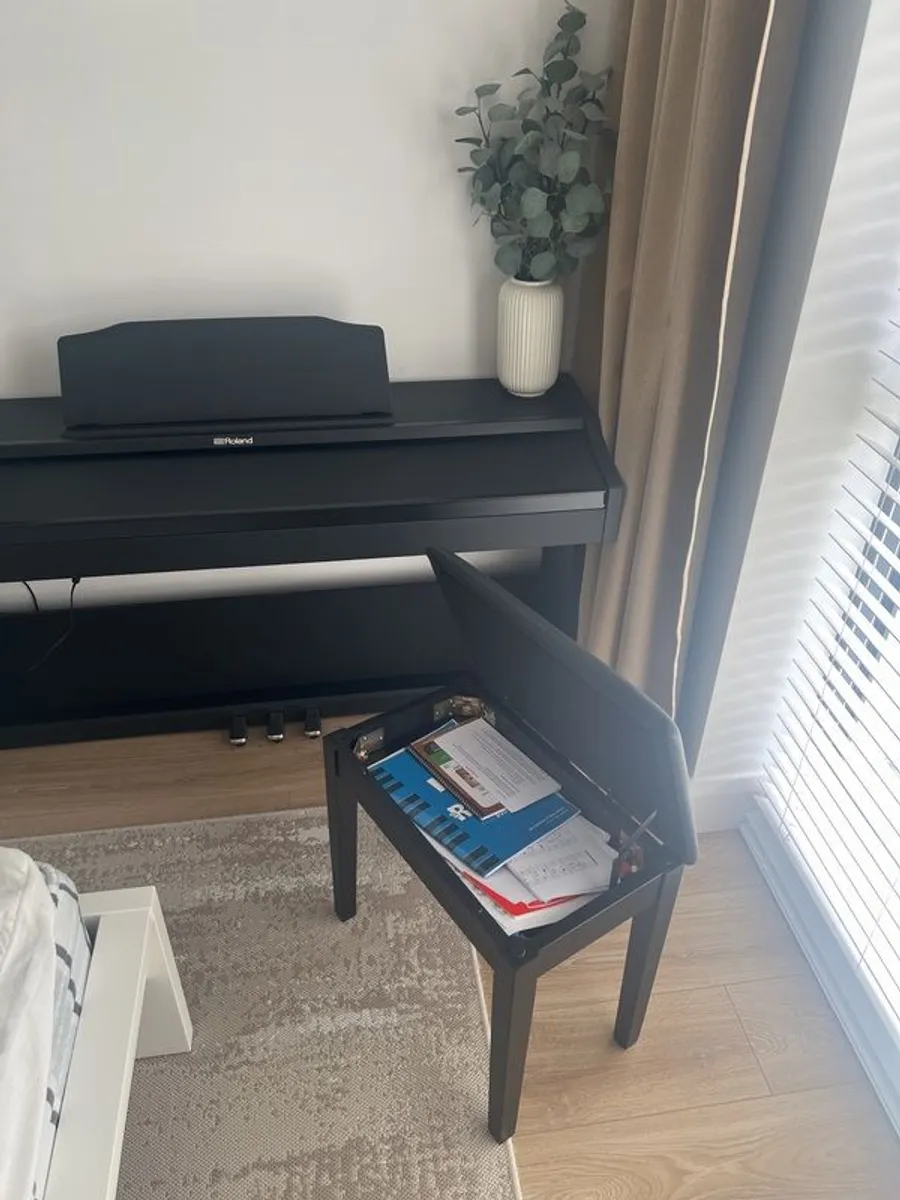 Roland RP 102 Digital Piano with Stool - Image 4