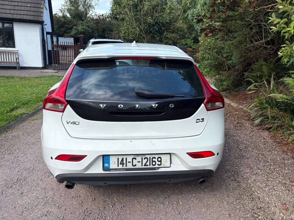 Volvo V40 - Image 3