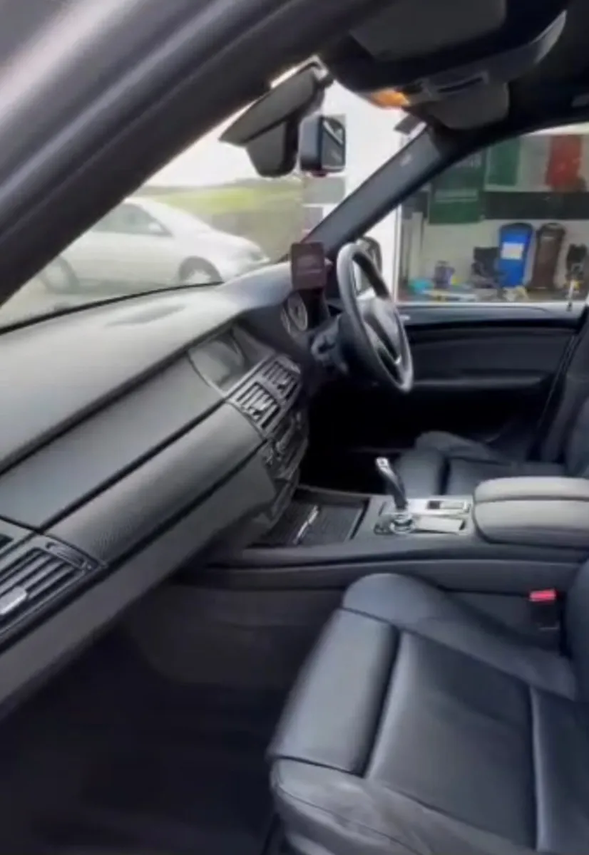 2010 BMW X5 (Please Read Add) - Image 4