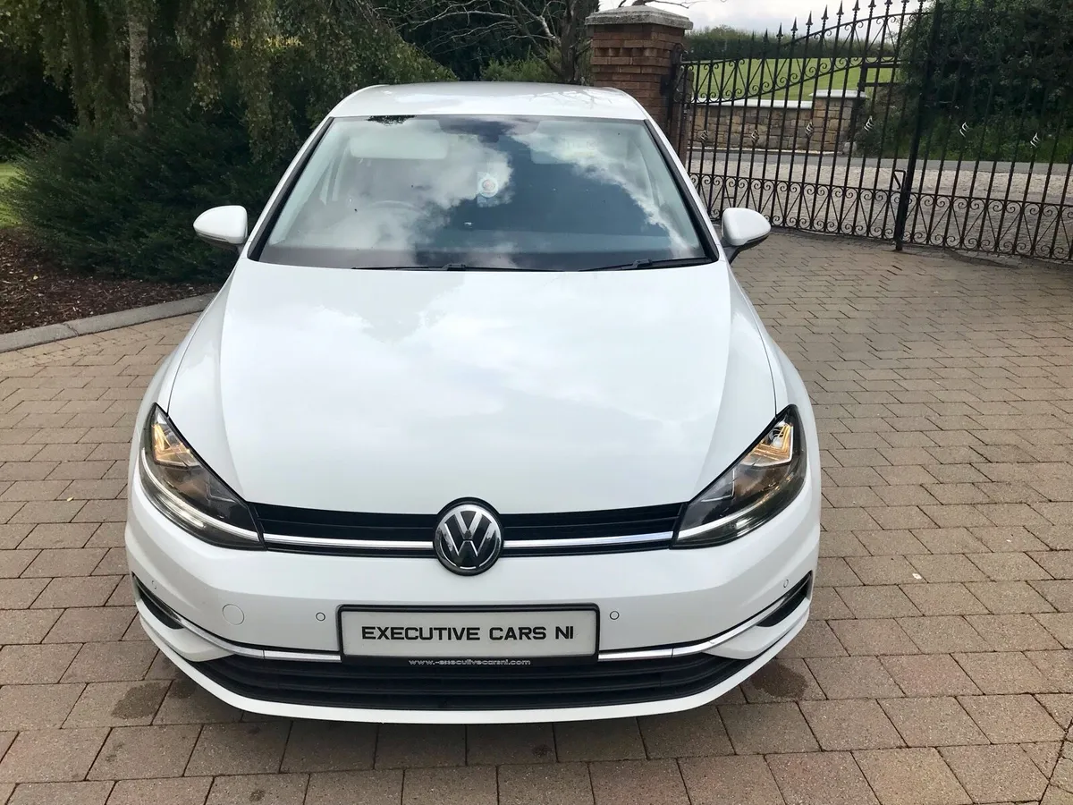 Volkswagen Golf  1.6 TDI SE Nav Euro 6 (s/s) 5dr - Image 1