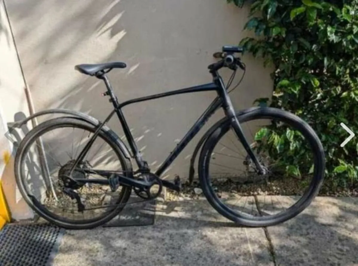 Giant Escape 0 Disc - ideal for road or gravel - Image 1