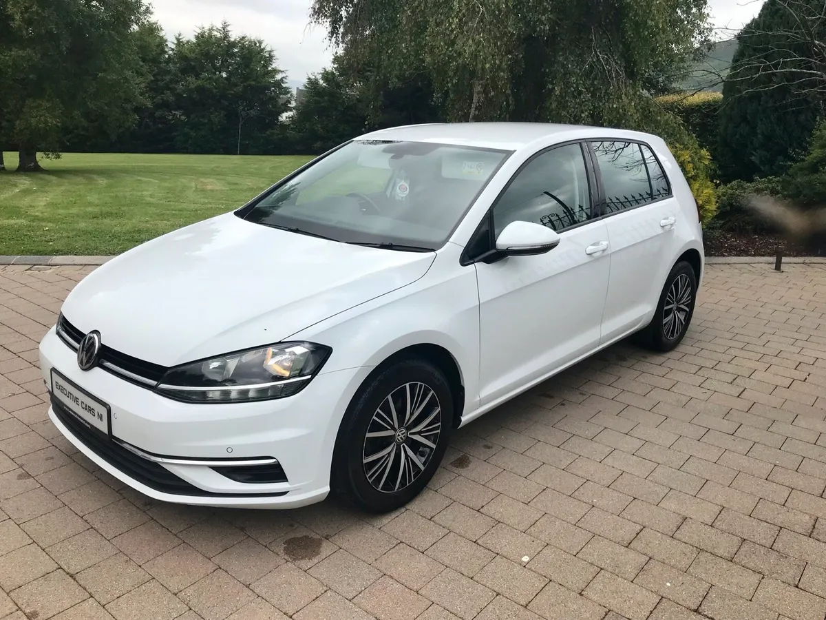 Volkswagen Golf  1.6 TDI SE Nav Euro 6 (s/s) 5dr - Image 4