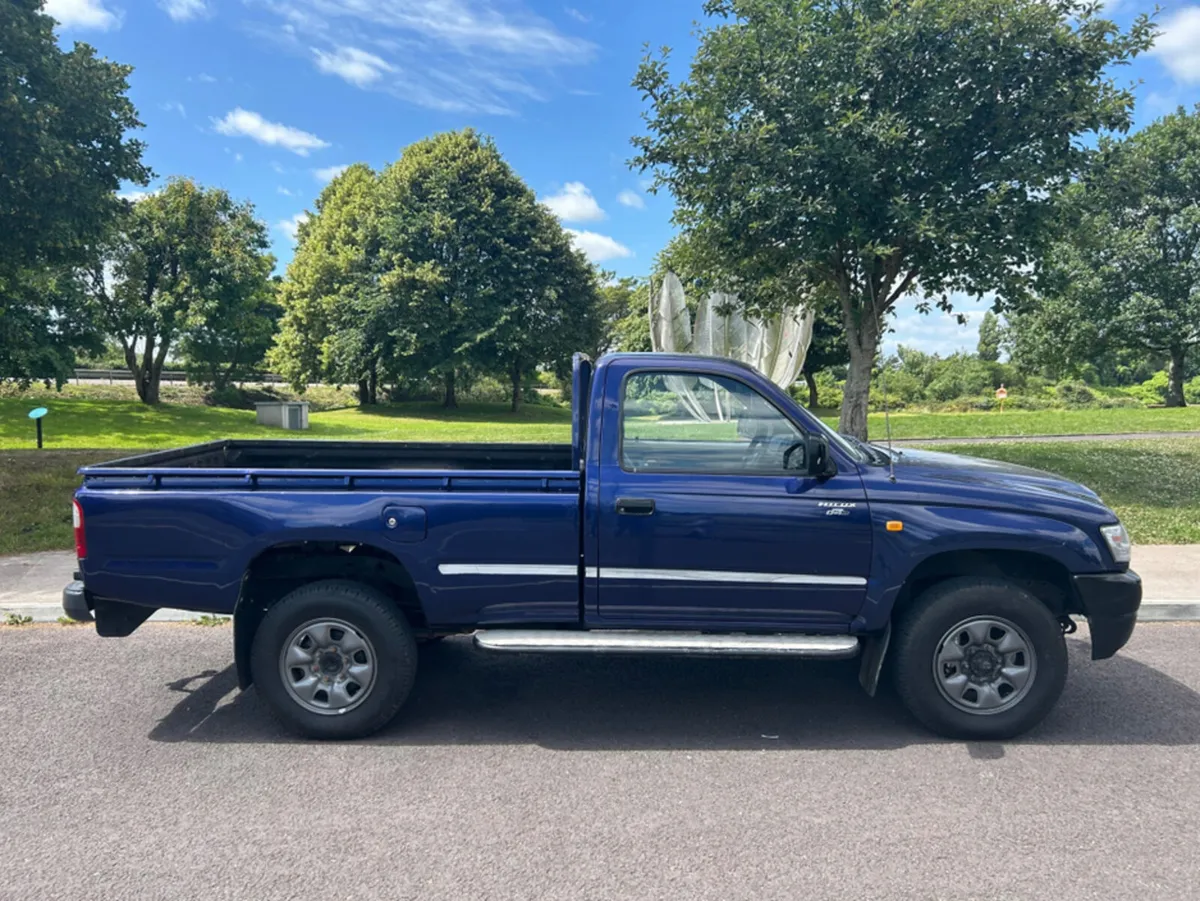 Toyota Hilux Brand NEW TEST 2.5D4D - Image 2