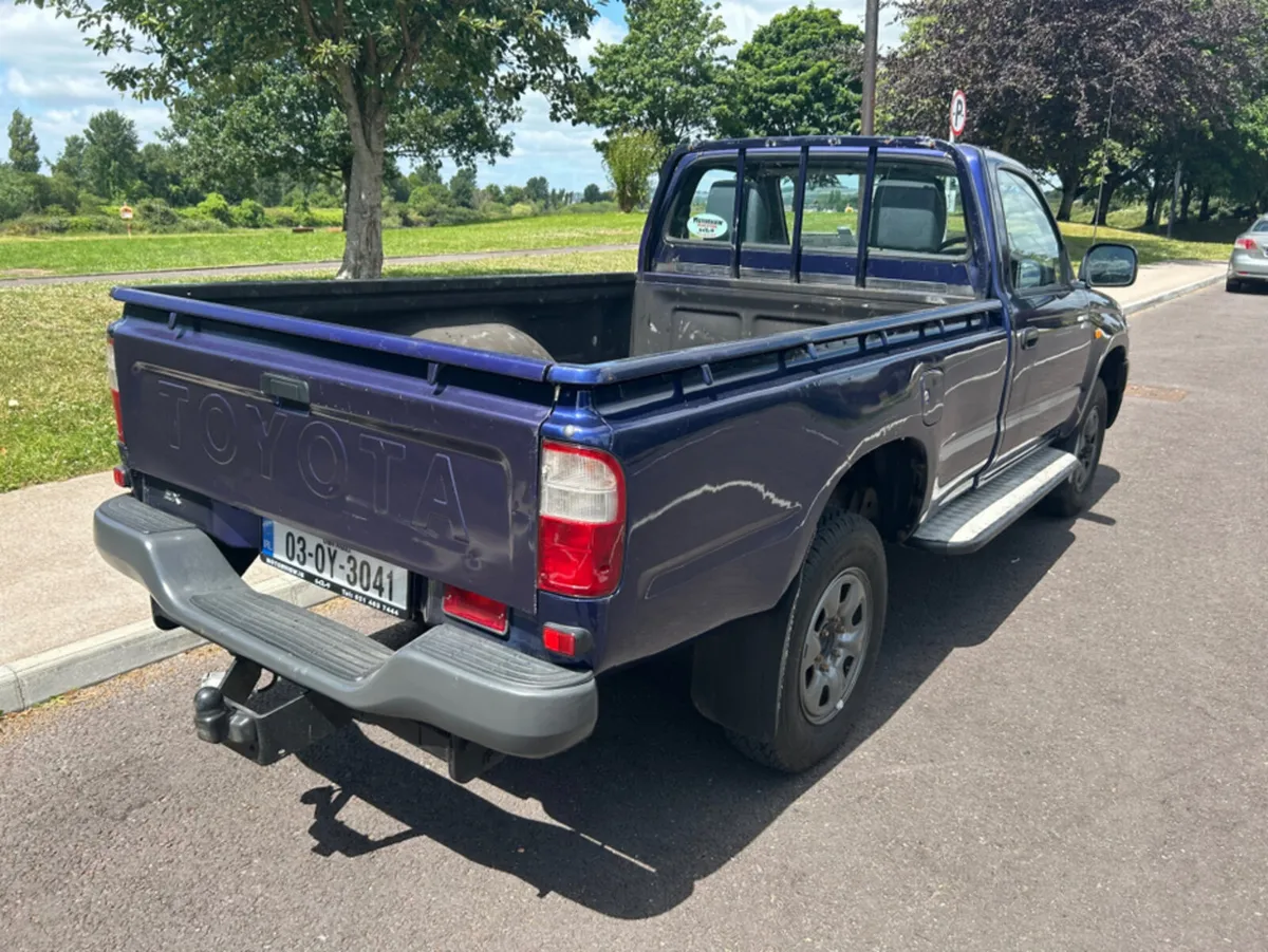 Toyota Hilux Brand NEW TEST 2.5D4D - Image 4