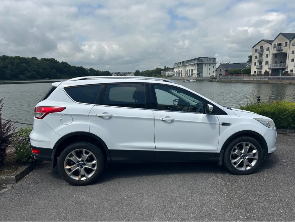 Ford Kuga 2.0 TDCI ZETEC 2WD 140PS 5DR - Image 3