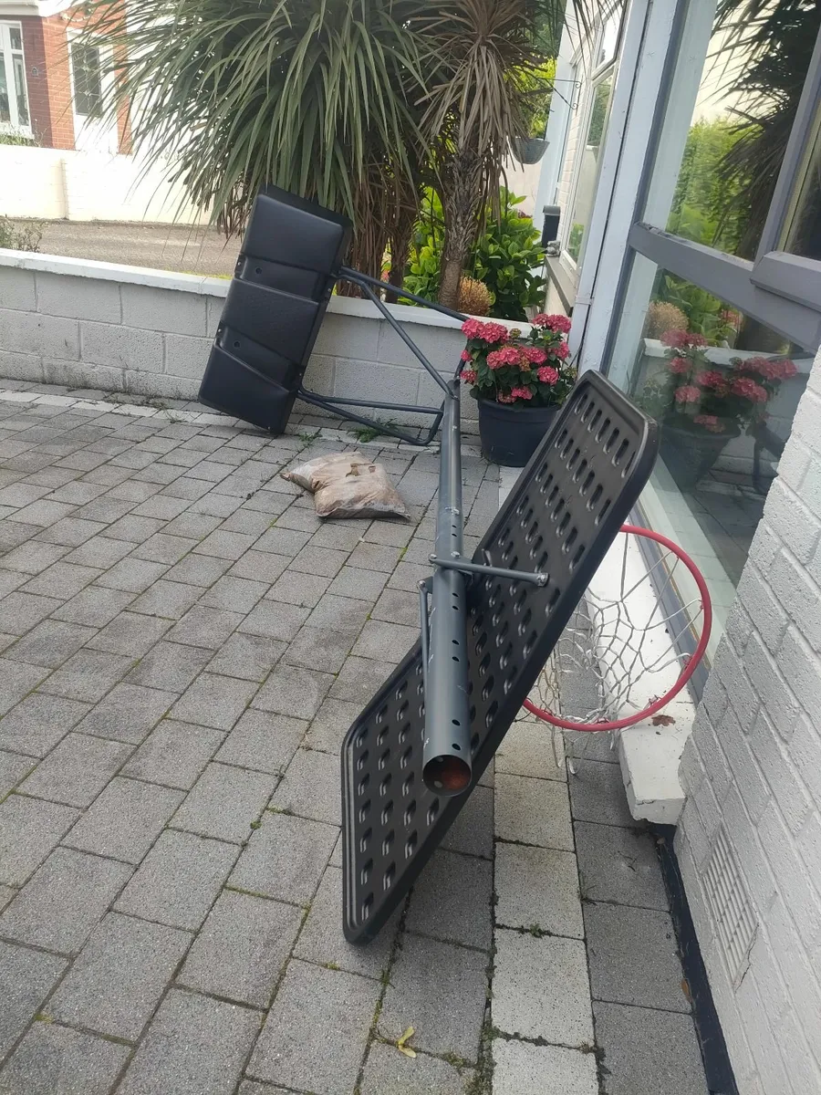 Basketball hoop - free to take - Image 4