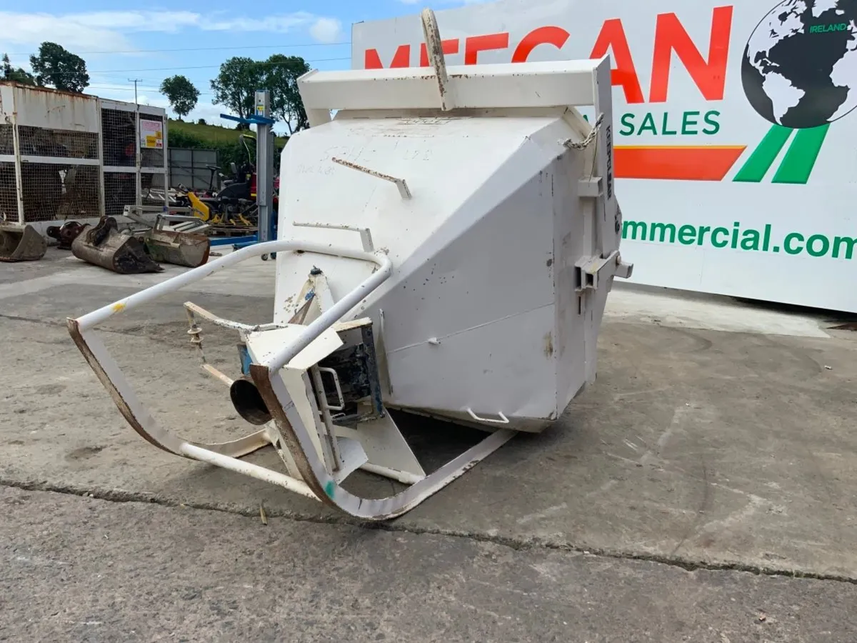 CONQUIP 2000Lts CONCRETE COLUMN FILL SKIP.......3 - Image 2