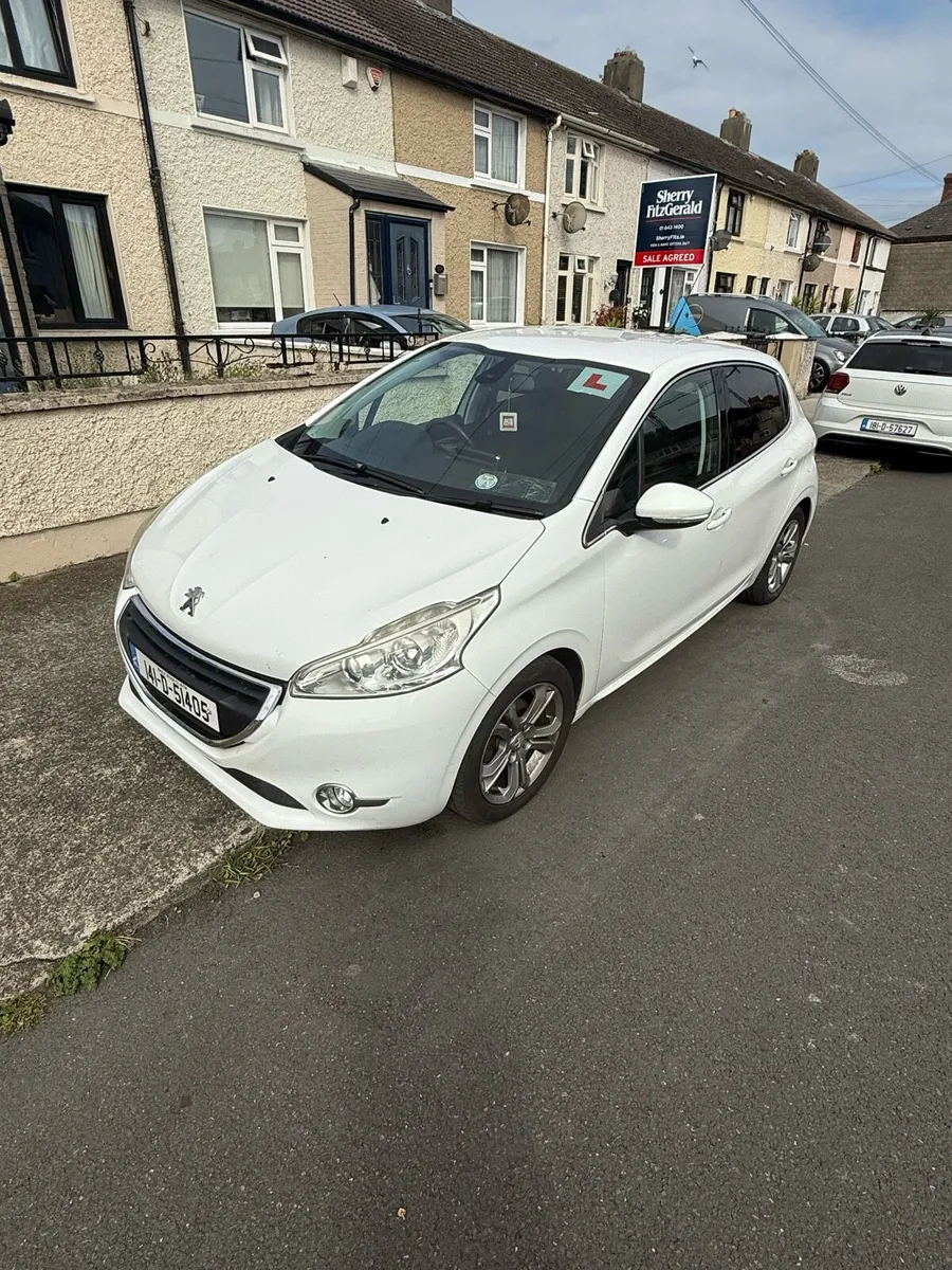 2014 peageot 208 allure top spec 148,000KM - Image 3