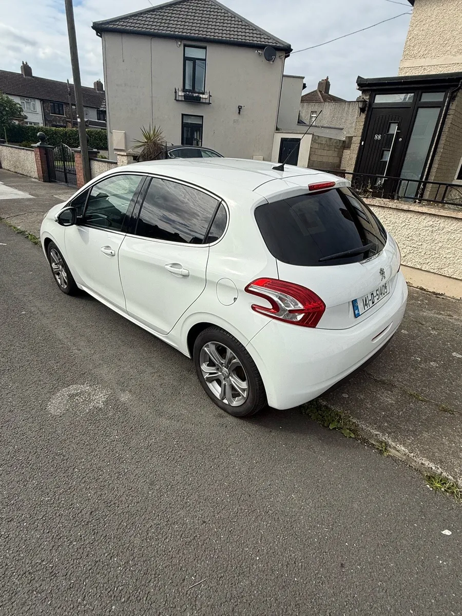 2014 peageot 208 allure top spec 148,000KM - Image 4