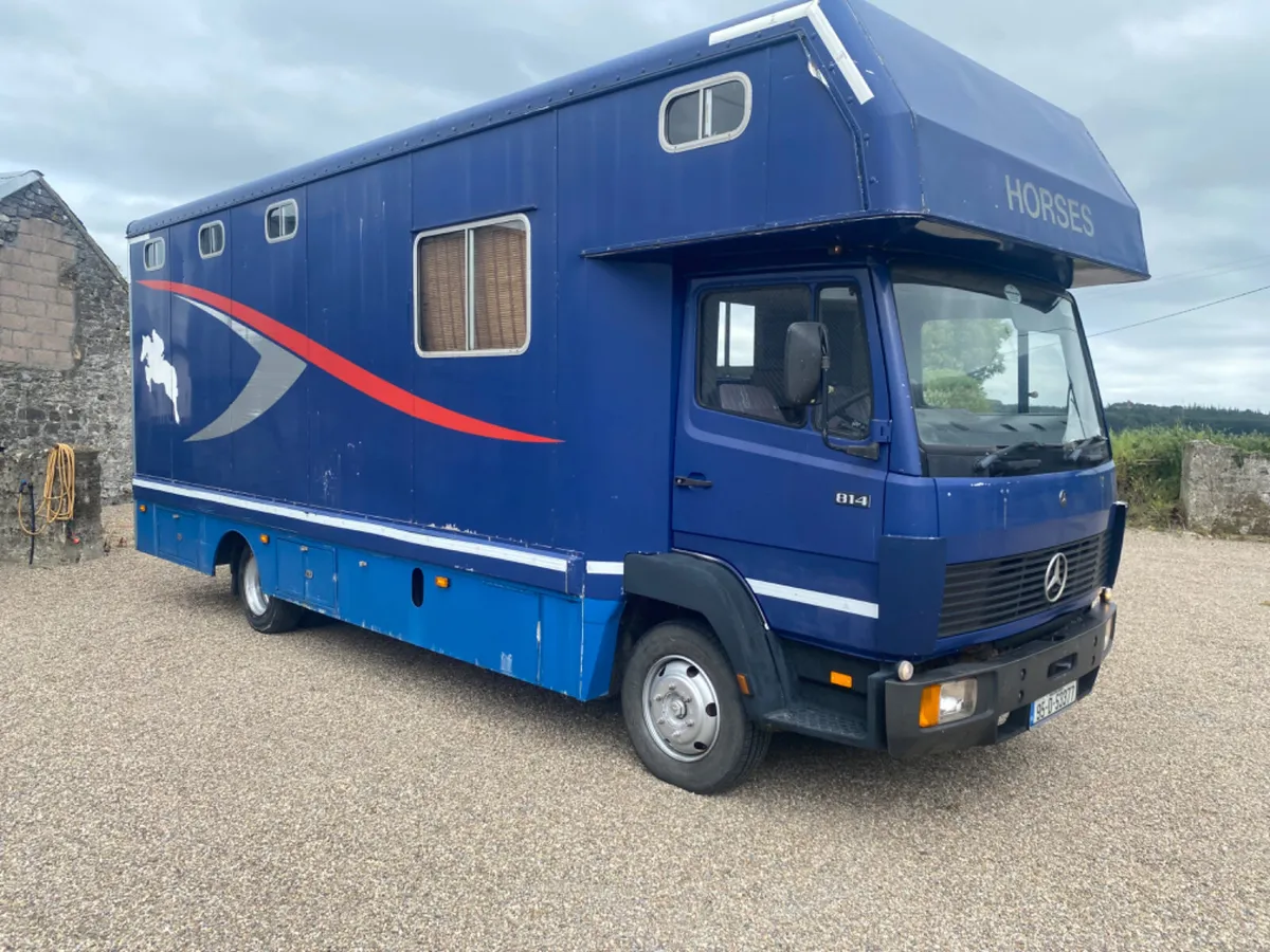 Mercedes-Benz Horse lorry / camper - Image 3