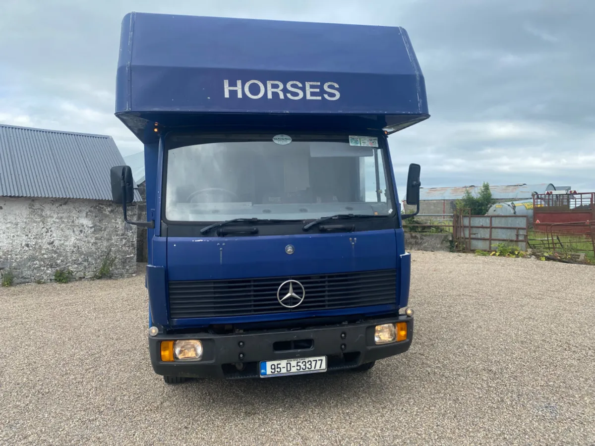 Mercedes-Benz Horse lorry / camper - Image 4