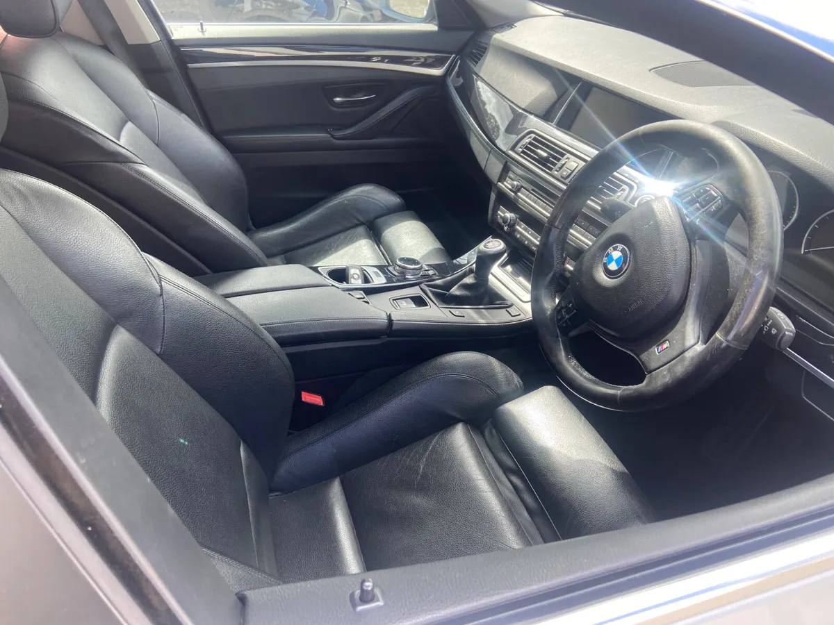 BMW 5-Series 2010 - Image 4