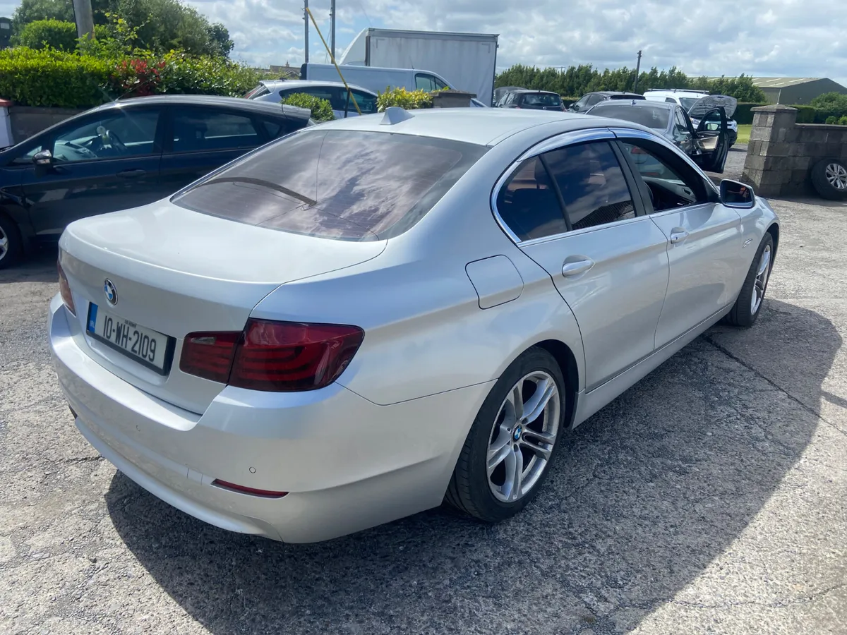 BMW 5-Series 2010 - Image 3