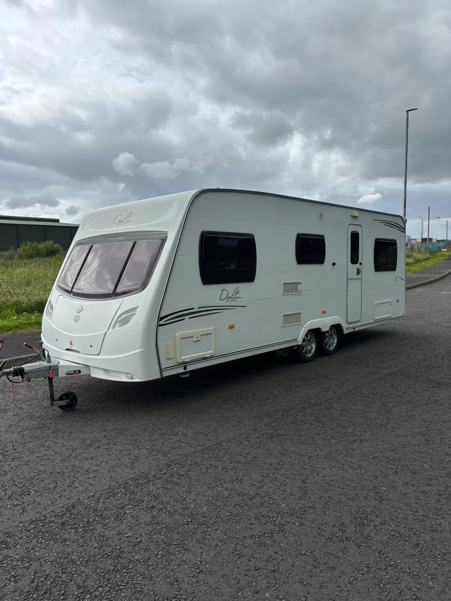2009 Lunar 6 berth - Image 1