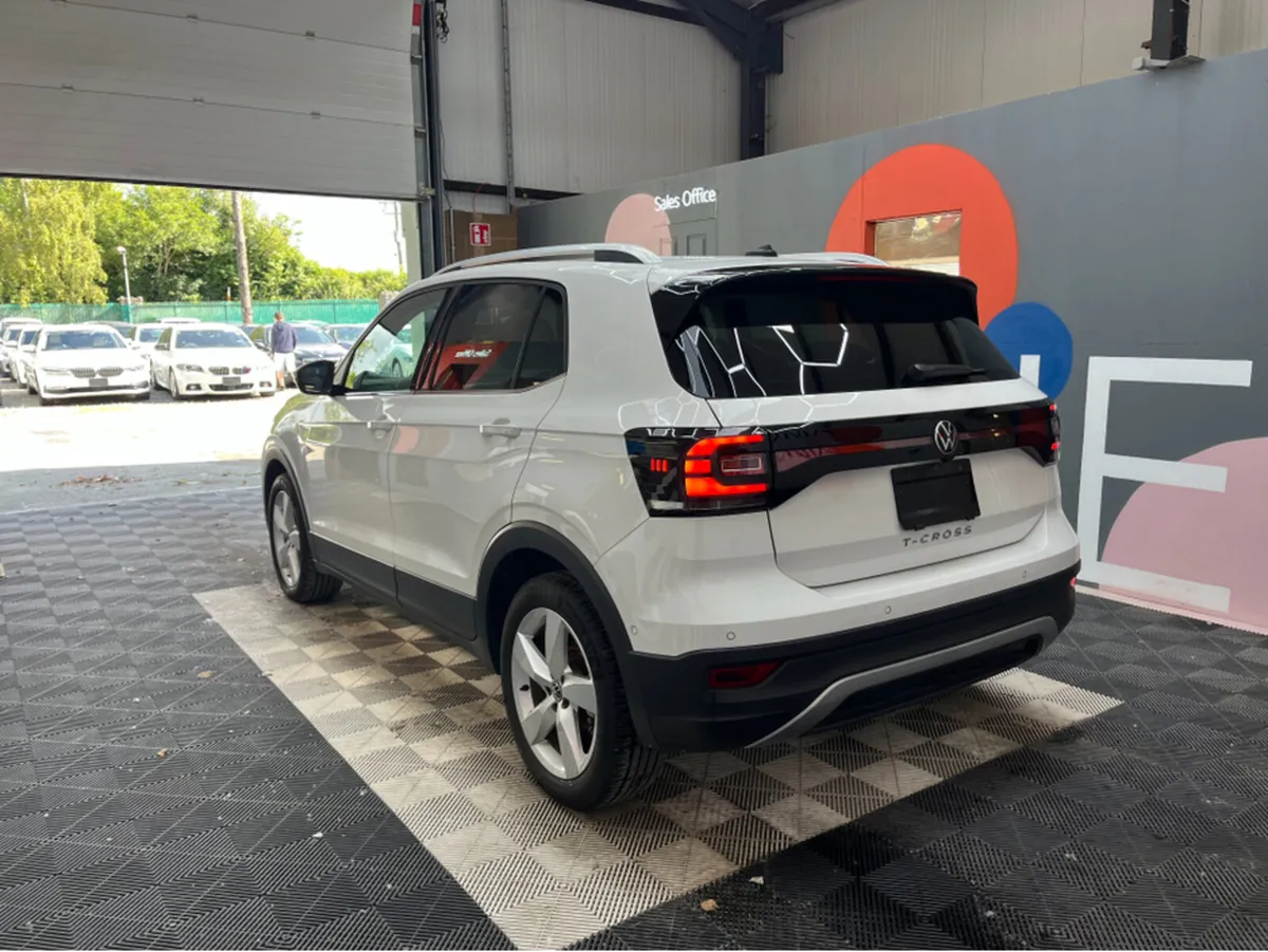 Volkswagen T-Cross 1.0 TSI STYLE / 19k KMs / REVER - Image 3