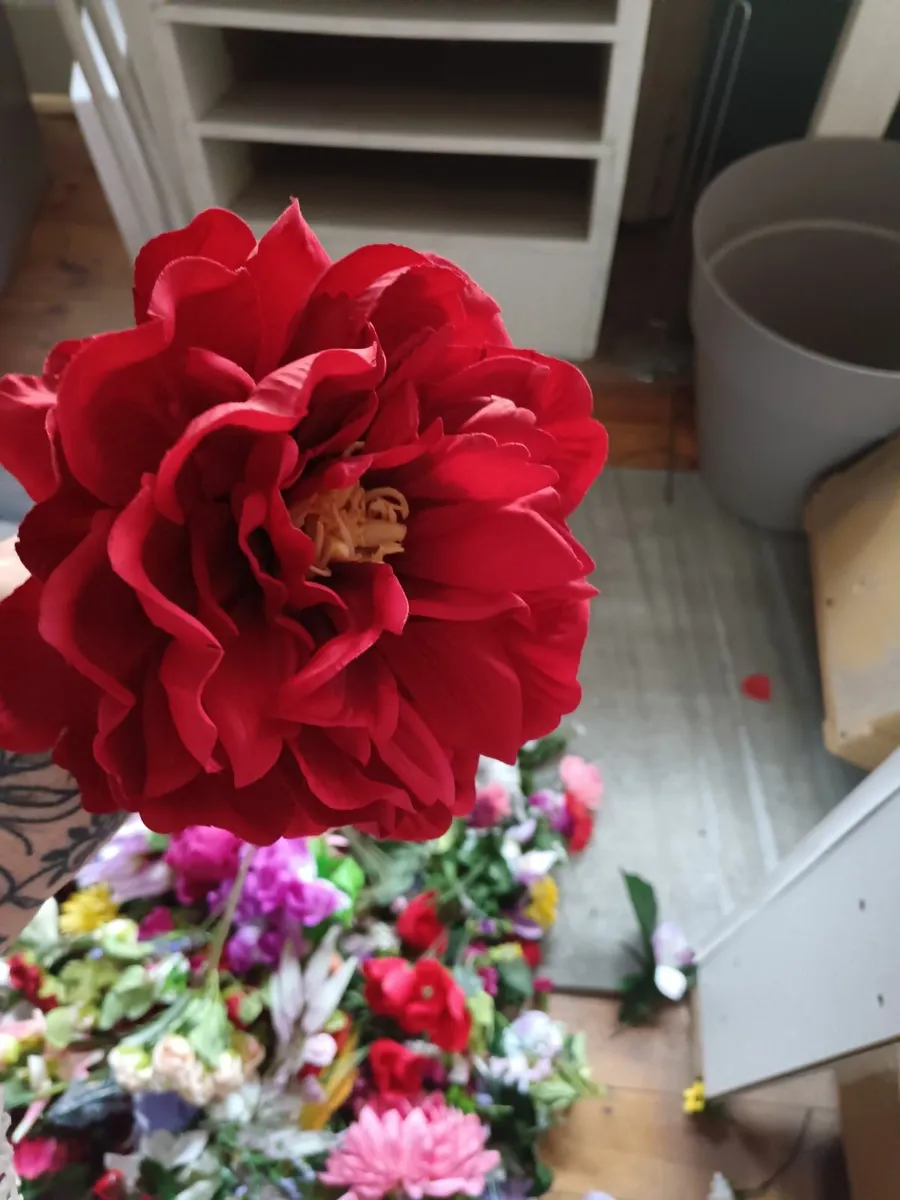 Artificial flowers - Image 1