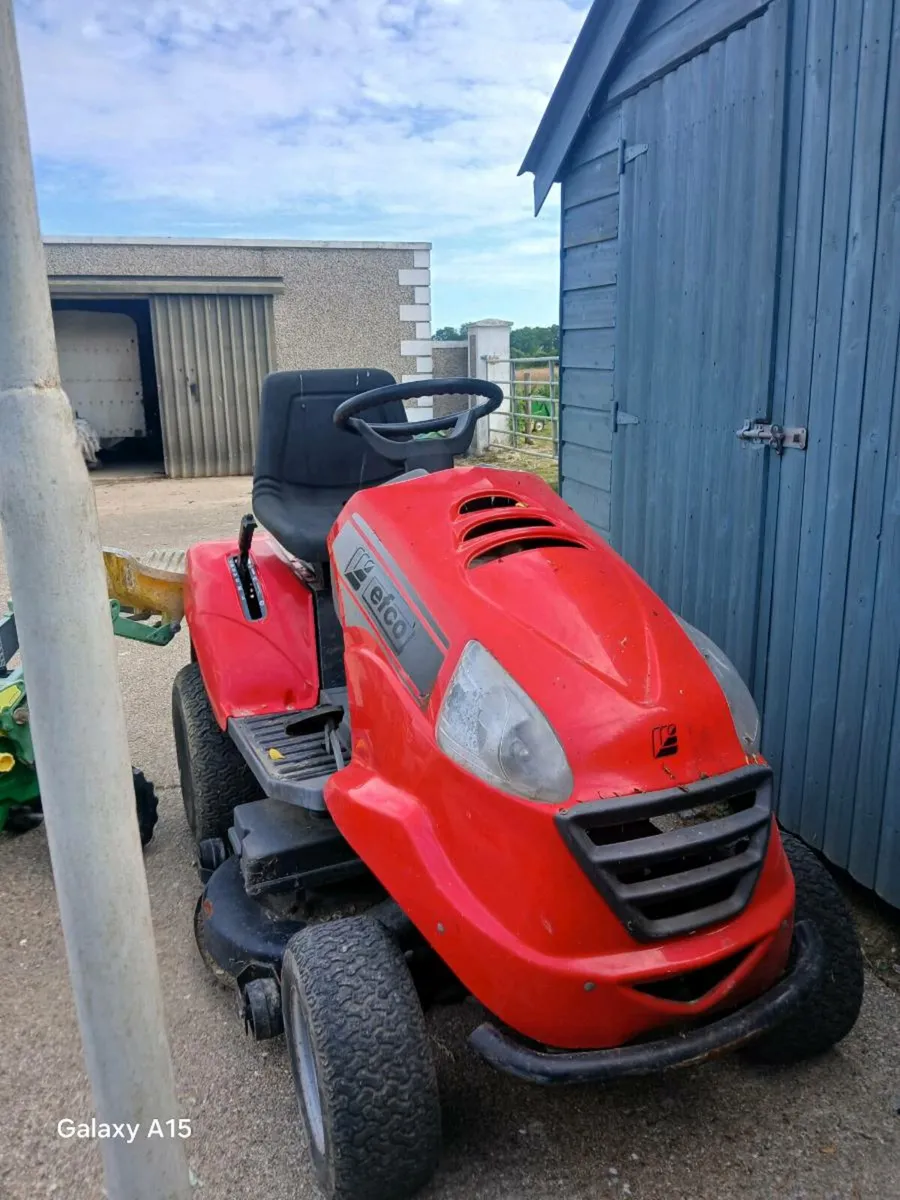 lawn mower - Image 1