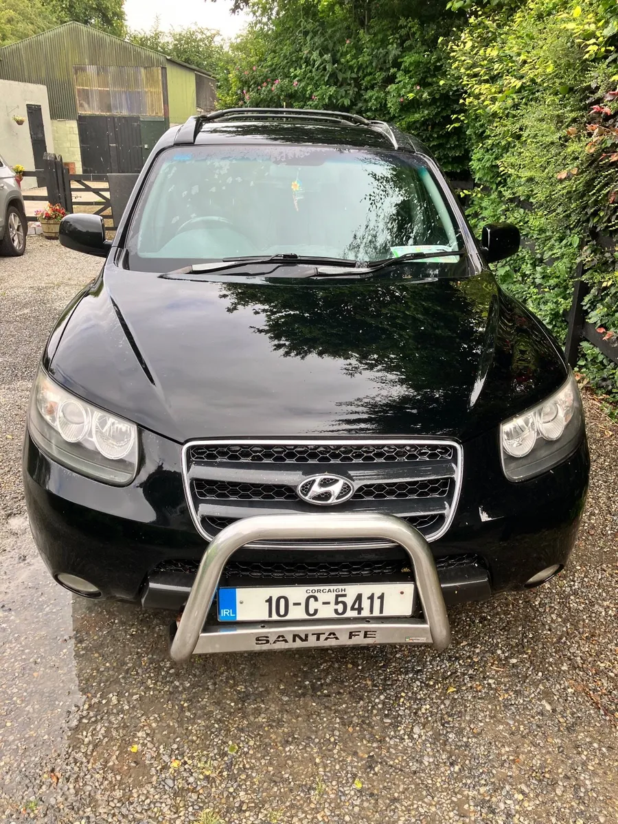 Hyundai Santa Fe 2010 - Image 2