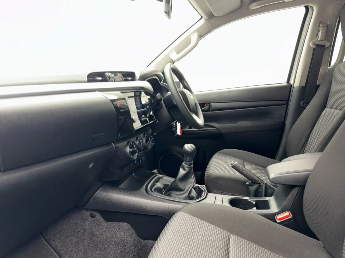Toyota HiLux 2.4 DLX Double CAB  price EX Vat   1 - Image 4