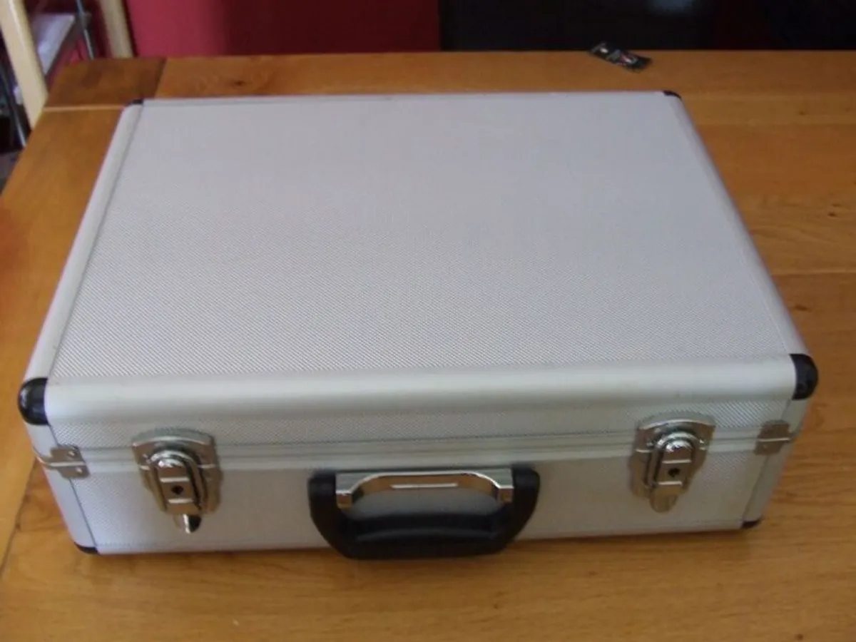 Numark M2 Audio mixer in flight case - Image 2