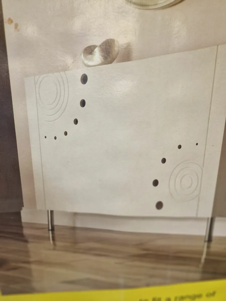Radiator cover - Image 1