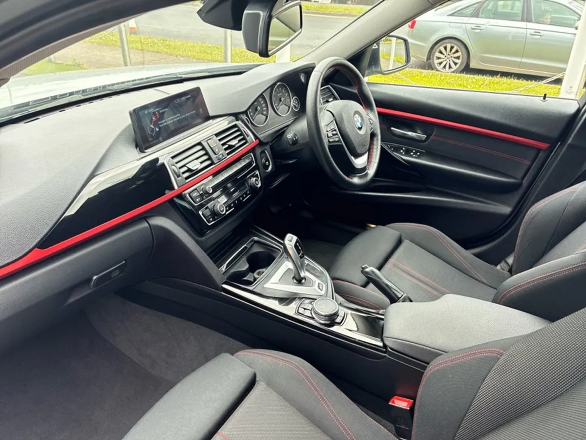 BMW 3 Series 2.0l Petrol Plug-in Hybrid - Image 3