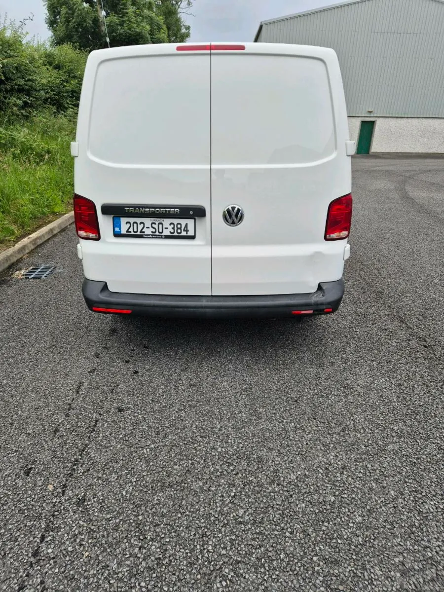 VW Transporter - Image 2