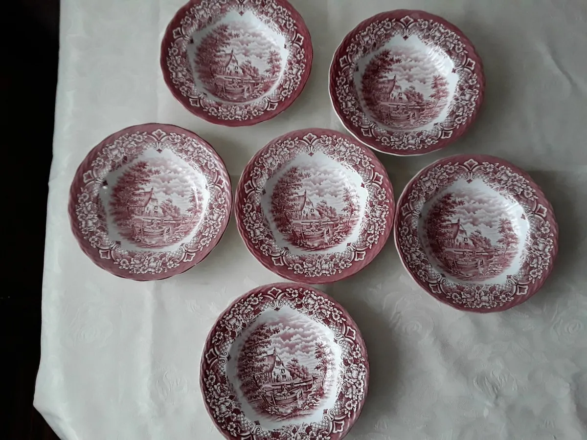 Sex lovely collectible vintage soup or stew bowls - Image 1