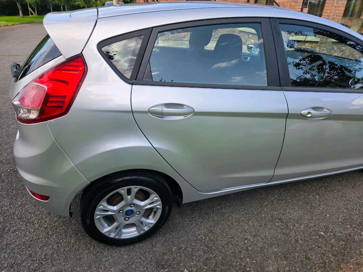 Ford Fiesta - Image 4