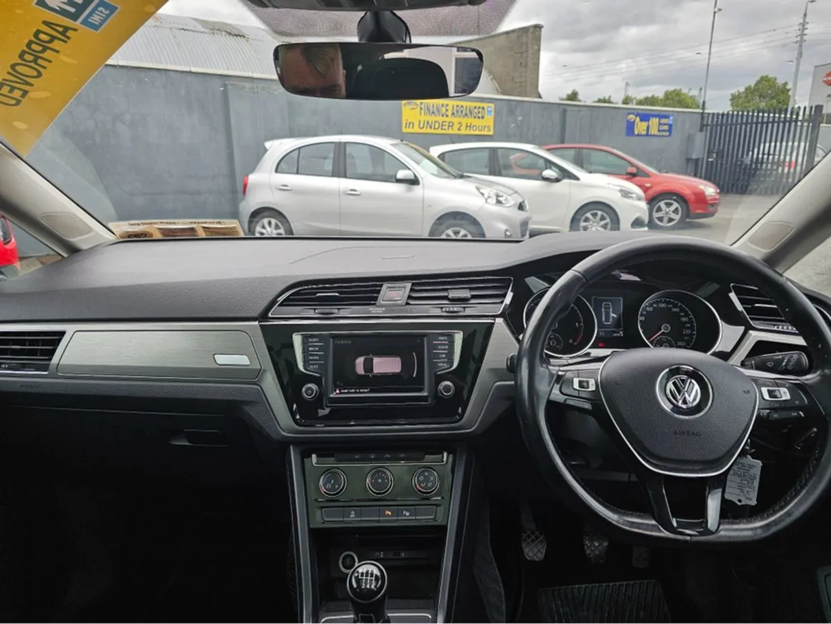 Volkswagen Touran Comfort Line Bluemotion 1.6 TDI - Image 4