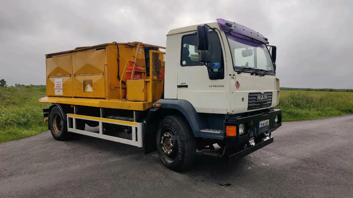 2006 MAN LE18 220 HOTBOX TAR TRUCK - Image 1