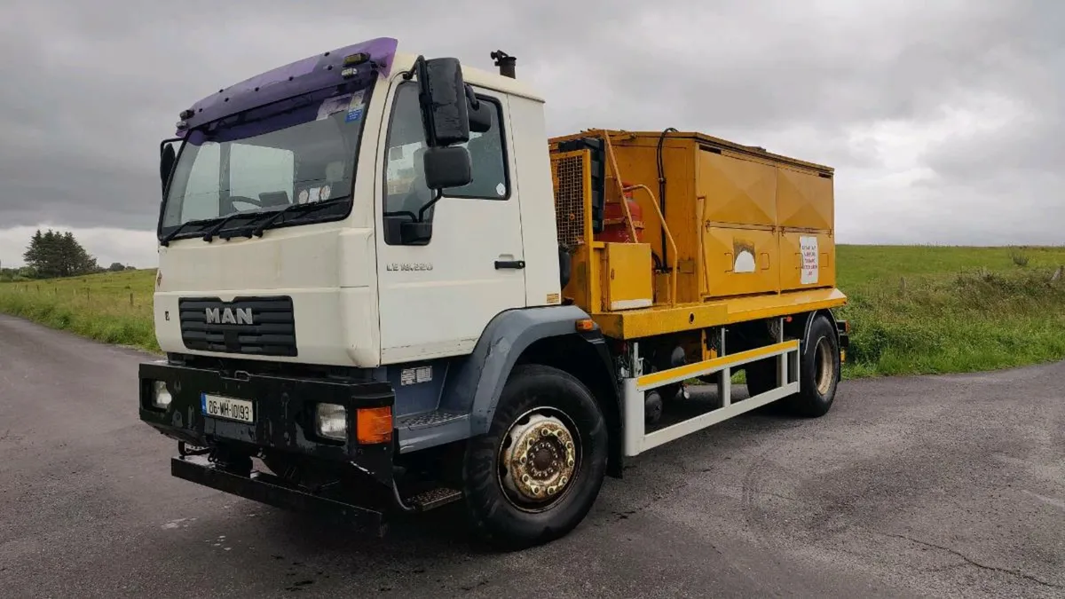 2006 MAN LE18 220 HOTBOX TAR TRUCK - Image 2