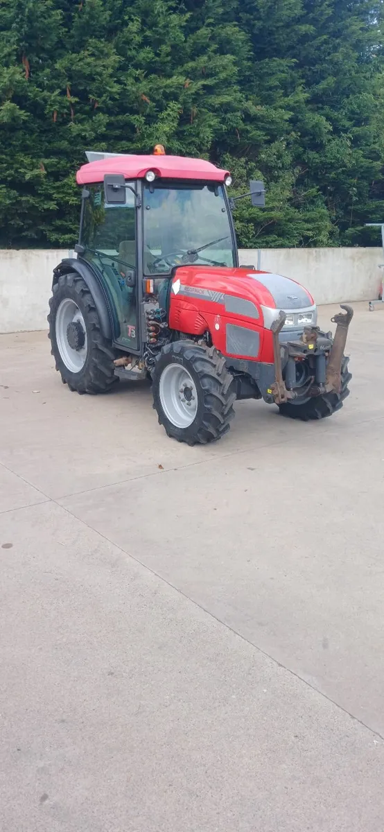 McCormick F90 4wd orchard/vineyard  tractor - Image 1