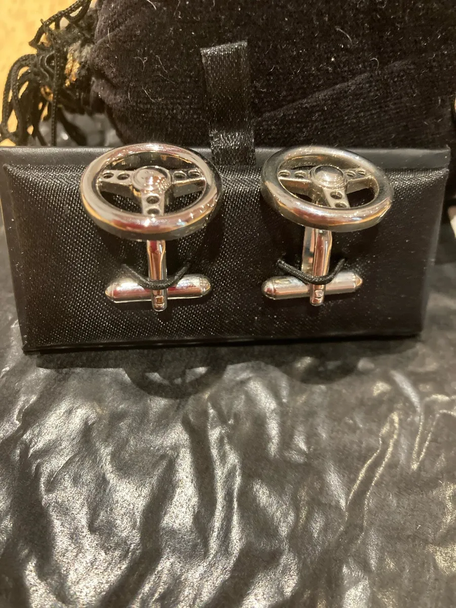 Steering wheel cuff links - Image 2