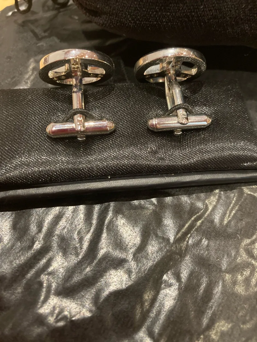 Steering wheel cuff links - Image 3