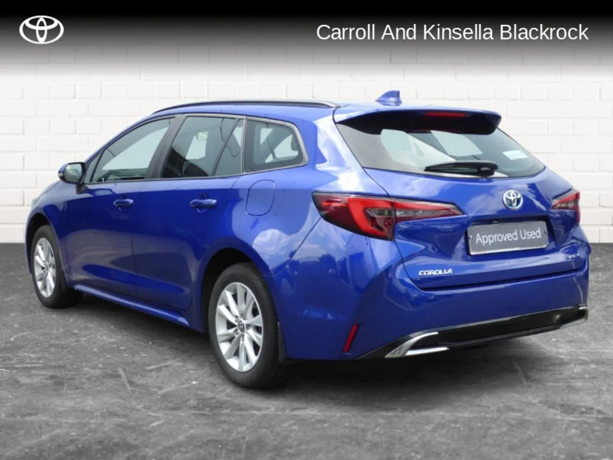 Toyota Corolla Hybrid Luna Touring Sports - Image 2